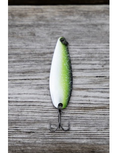 Tiltrekk ørreten med livlig gange. 2